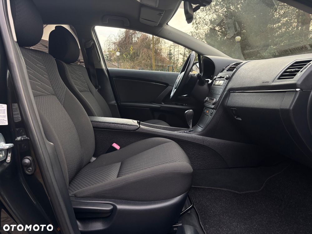 Toyota Avensis Touring Sports 1.8 Multidrive S Executive - 23