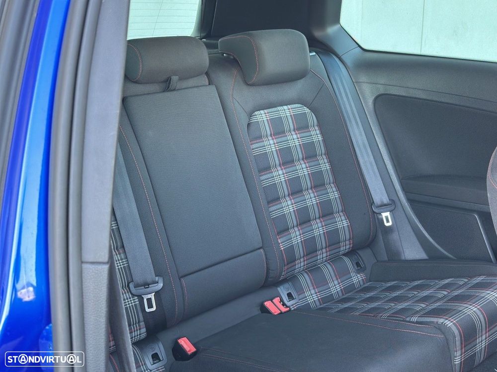 VW Golf 2.0 TSi GTi DSG Performance - 21