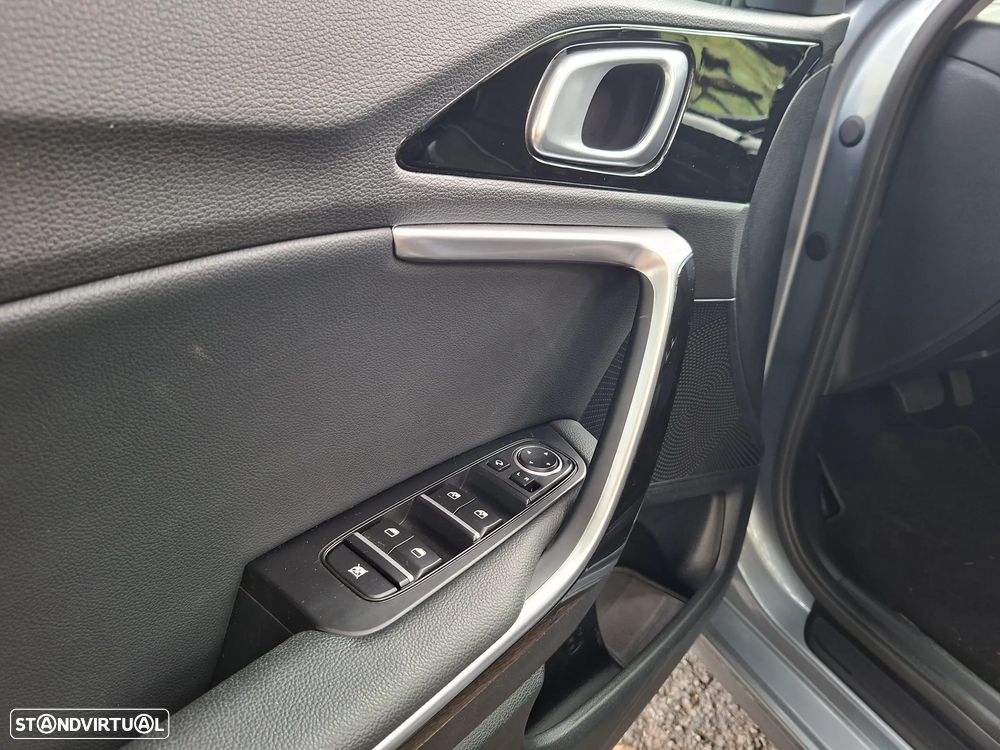 Kia Ceed 1.0 T-GDI (48V Mild-Hybrid) DCT7 Ultimate Edition - 24