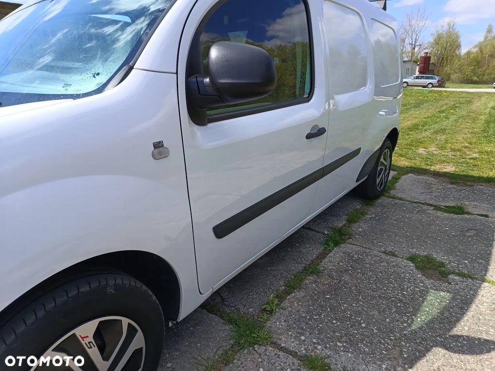 Renault Kangoo wersja MAXI LONG 1.5 diesel 90kM 2016 rok WEBASTO, NIEWIELKI PRZEBIEG-160tyś. SPRAWNY 100% ZAREJESTROWANY!!! - 14