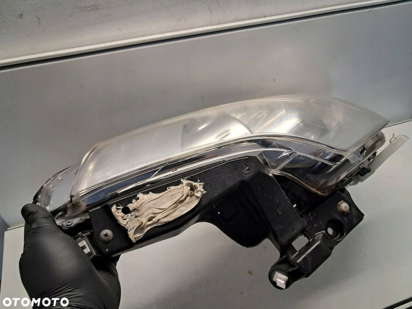Citroen C-Crosser PRAWA Lampa przednia - anglik - 8
