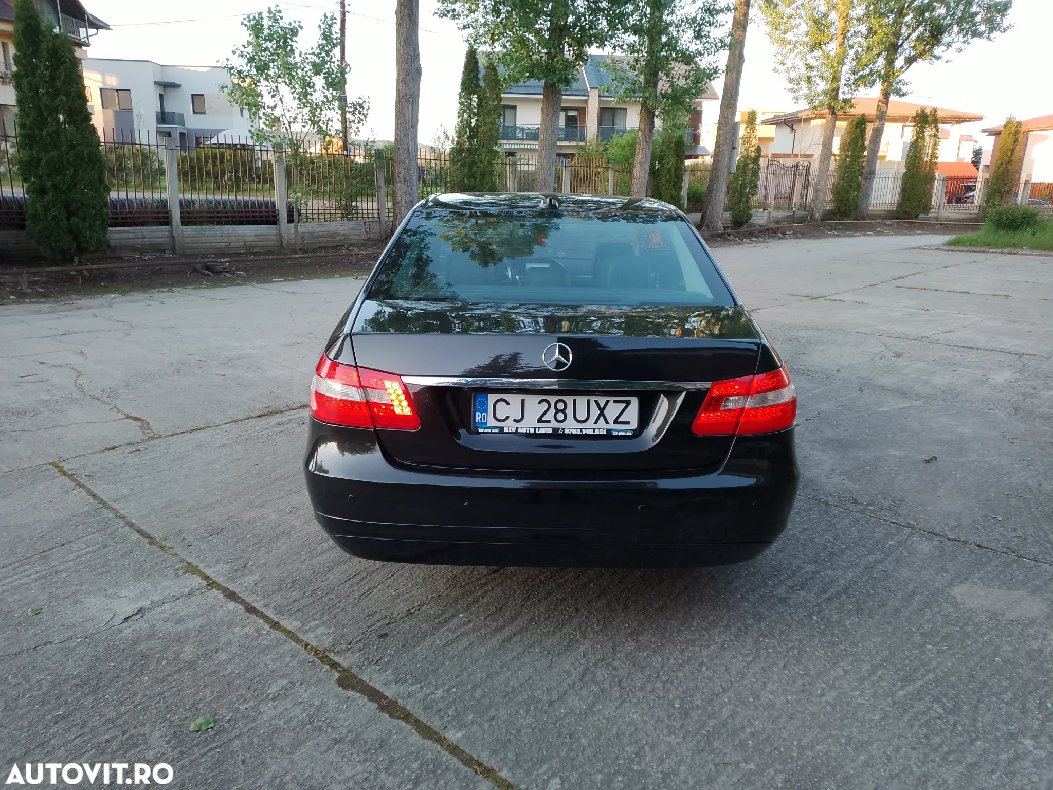 Mercedes-Benz E 200 T CDI DPF BlueEFFICIENCY 7G-TRONIC Elegance - 10