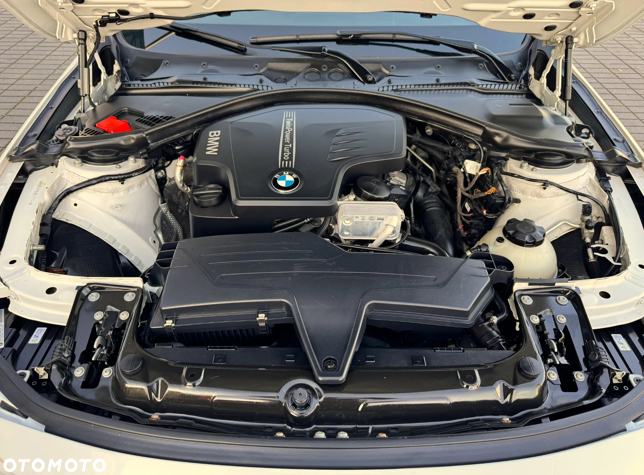 BMW Seria 3 320i Touring xDrive - 36