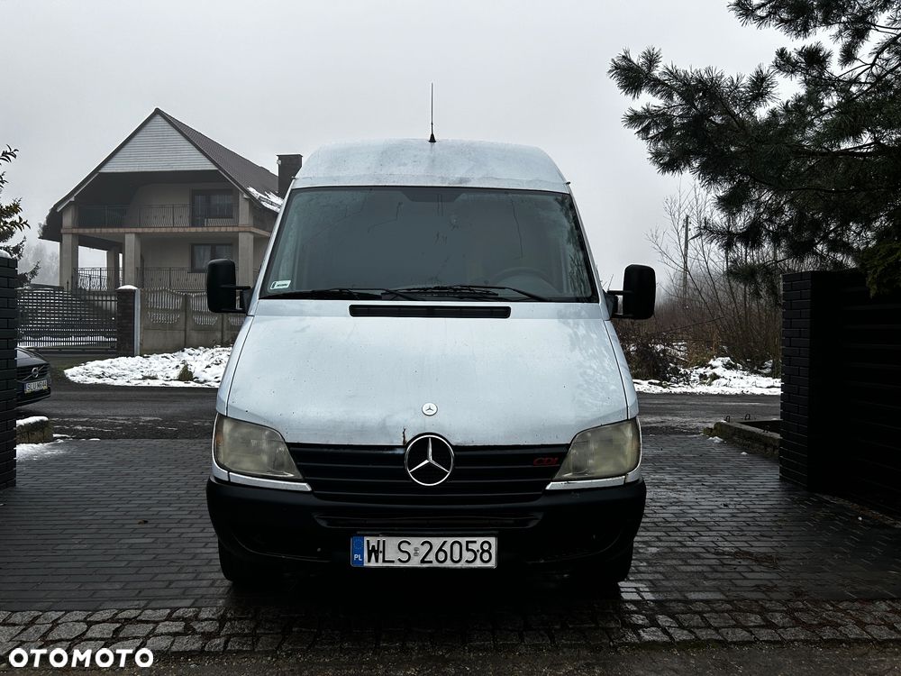 Mercedes-Benz Sprinter - 2