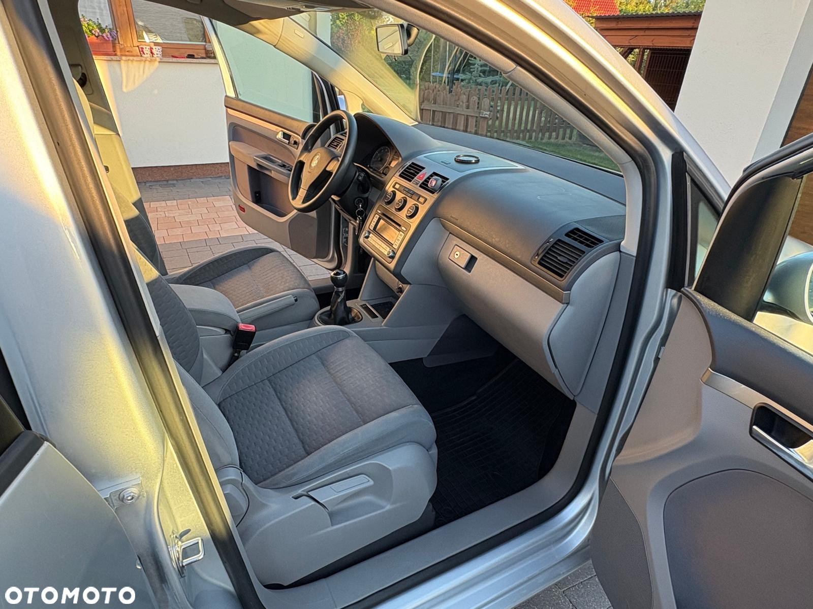 Volkswagen Touran 1.6 - 19