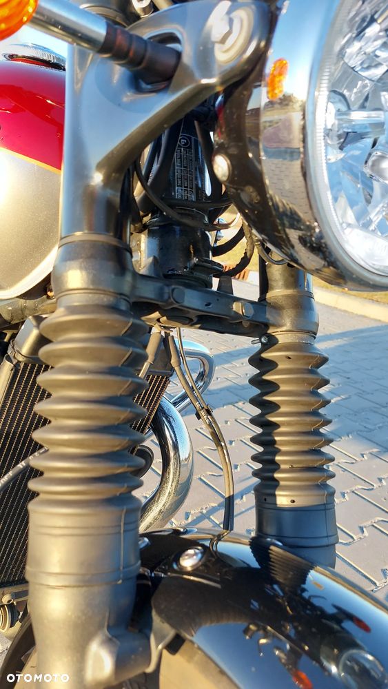 Triumph Bonneville - 39