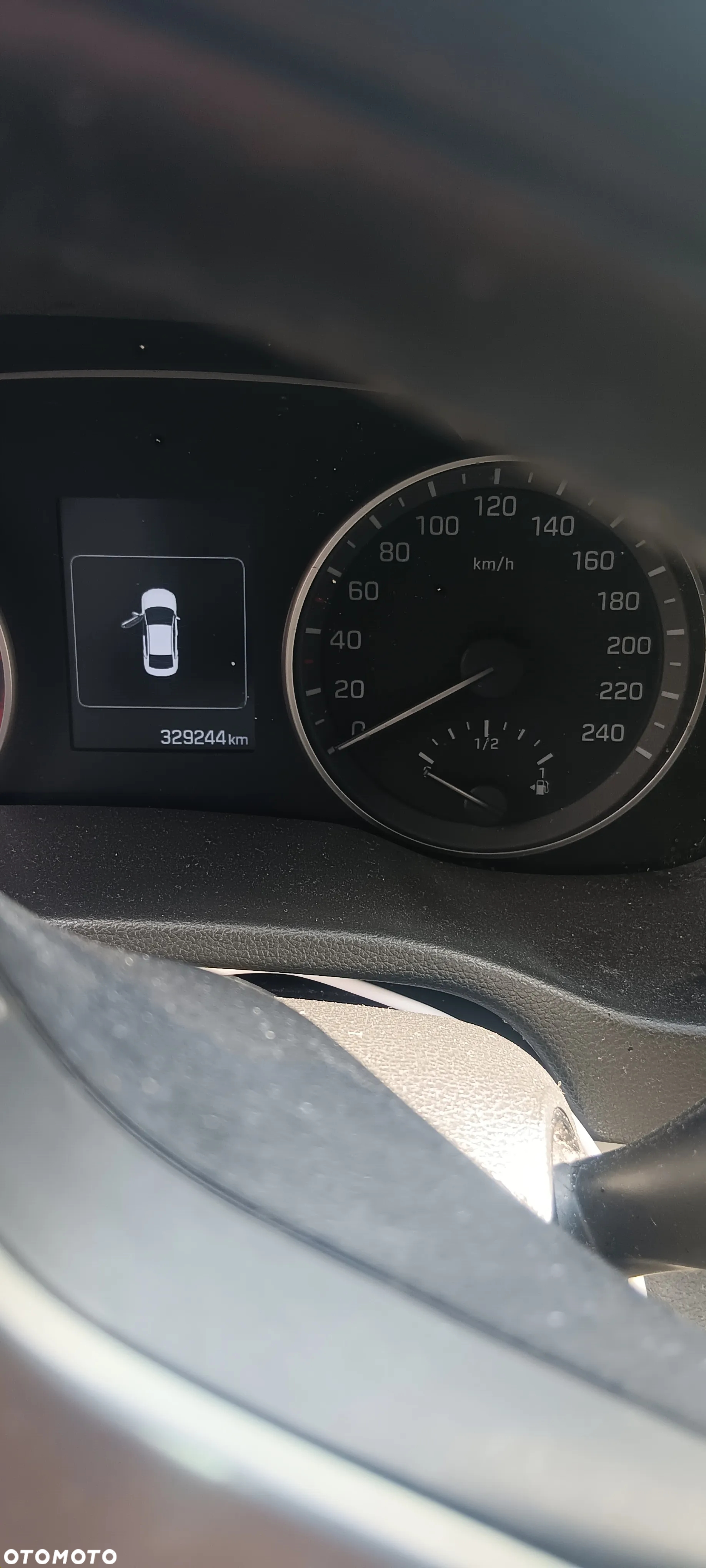 Hyundai Elantra 1.6 Comfort - 3