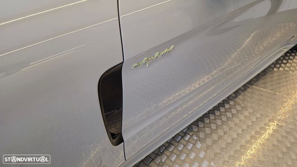 Porsche Panamera Sport Turismo 4S E-Hybrid - 32