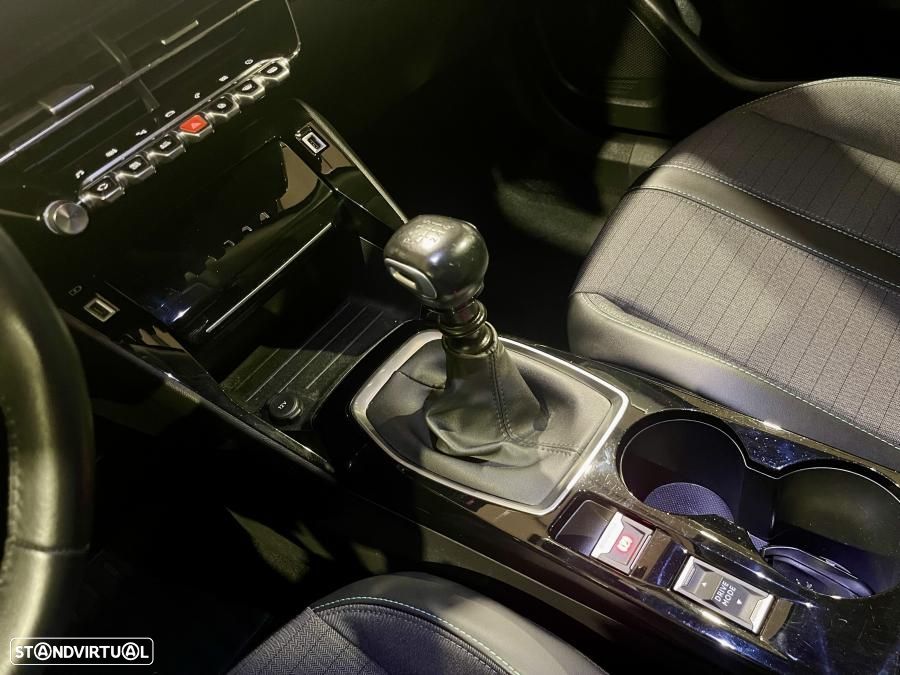 Peugeot 2008 1.2 PureTech Allure Pack - 14