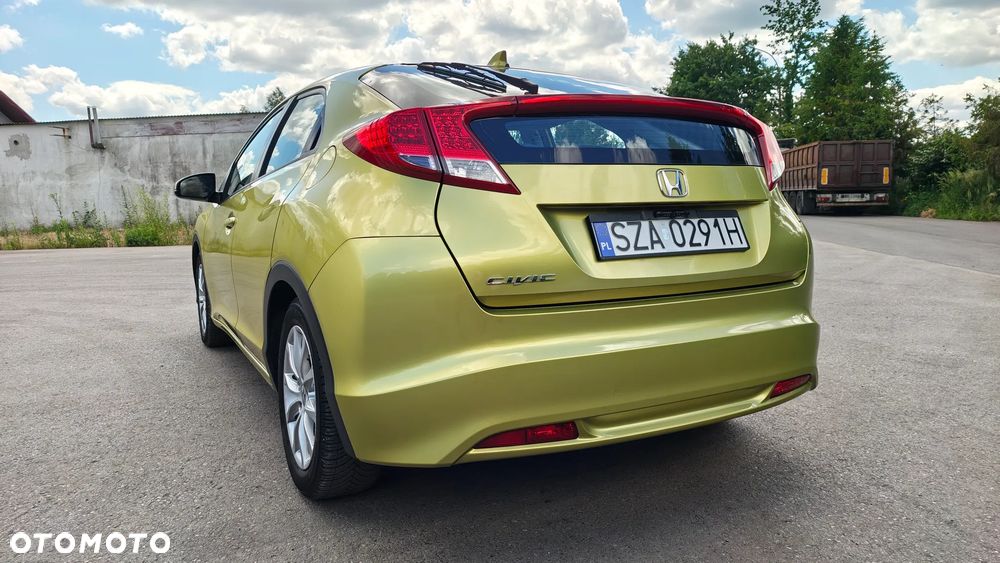Honda Civic 1.8 i-VTEC Sport Black Edition - 13