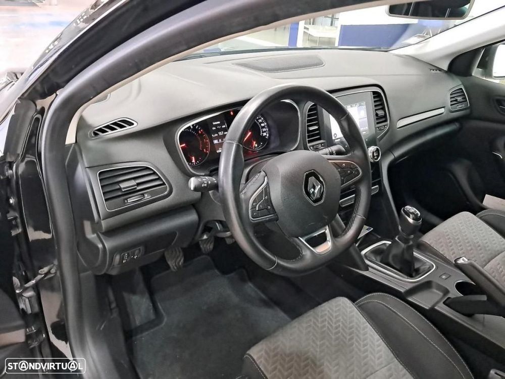 Renault Mégane Sport Tourer 1.3 TCe Techno — fotografia 6