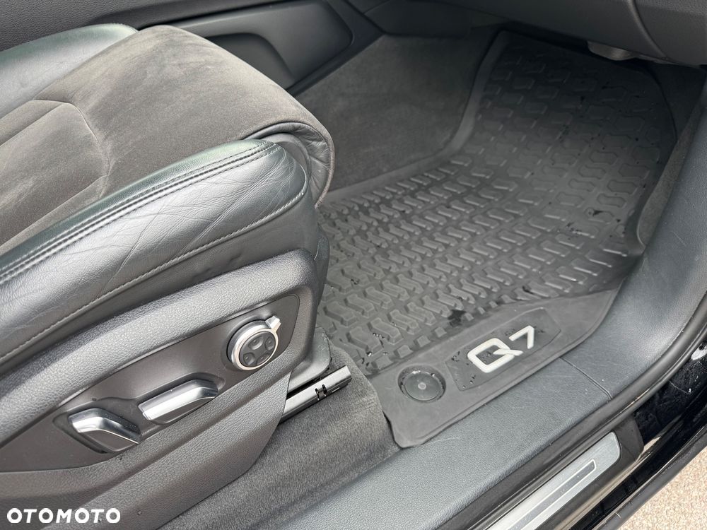 Audi Q7 3.0 TDI Quattro Tiptronic - 17