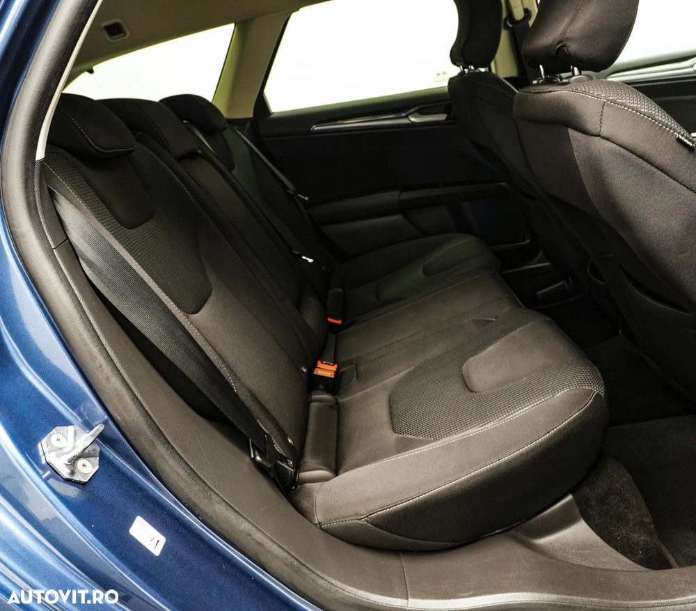 Ford Mondeo 2.0 HEV Titanium - 17