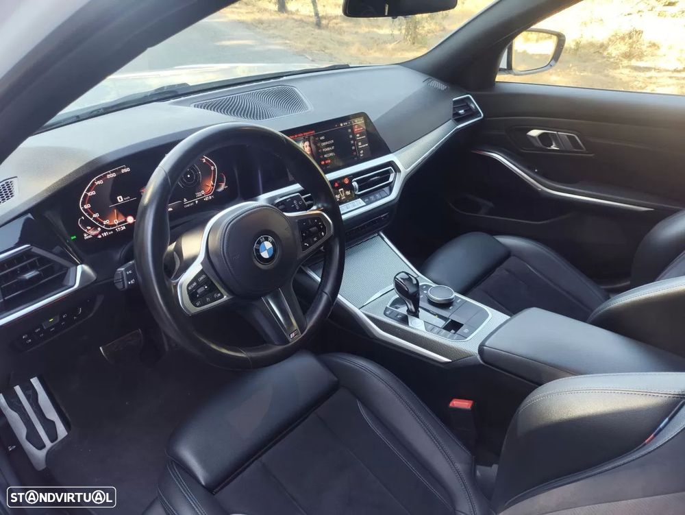 BMW 318 d Pack Desportivo M Auto - 19