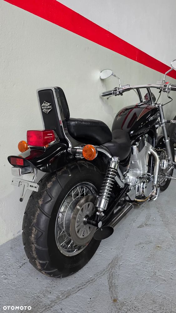 Suzuki Intruder - 10