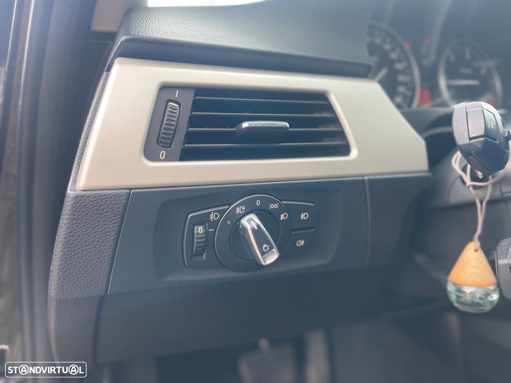 BMW 318 ver-d-sport--aut-efficient-dynamics-edition-blue-per-sport-line - 11