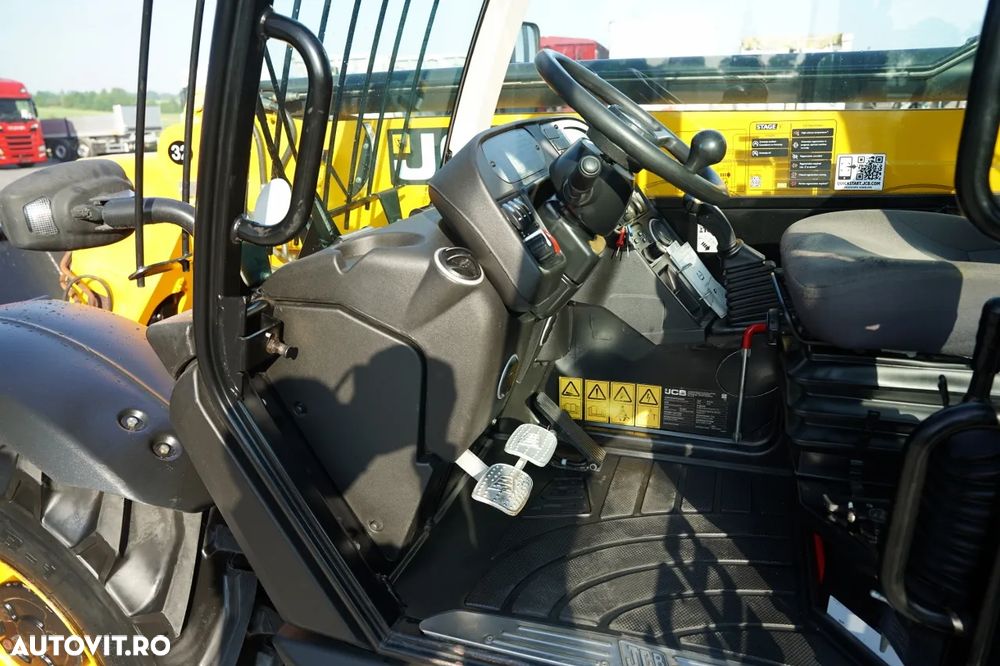 JCB 535-95 / ÎNCĂRCĂTOR TELESCOPIC CU DIRECȚIE / CUPĂ / FURCĂ / ÎNCĂRCĂTOR / CAPACITATE DE RIDICARE 3.500 KG / - 24