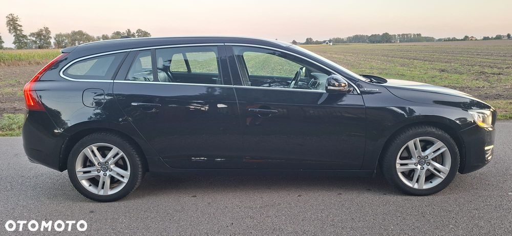 Volvo V60 D6 AWD Plug-in Hybrid Summum - 29