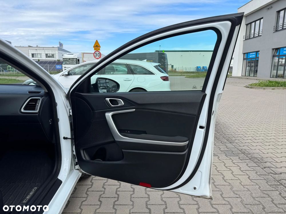 Kia Ceed 1.5 T-GDI M - 26