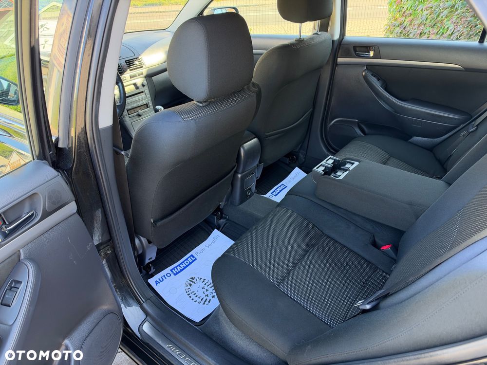 Toyota Avensis 1.8 VVT-i Sol - 17