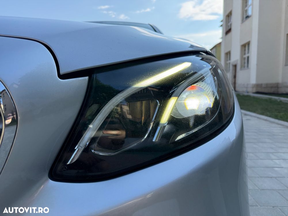 Mercedes-Benz E 300 Aut. - 11