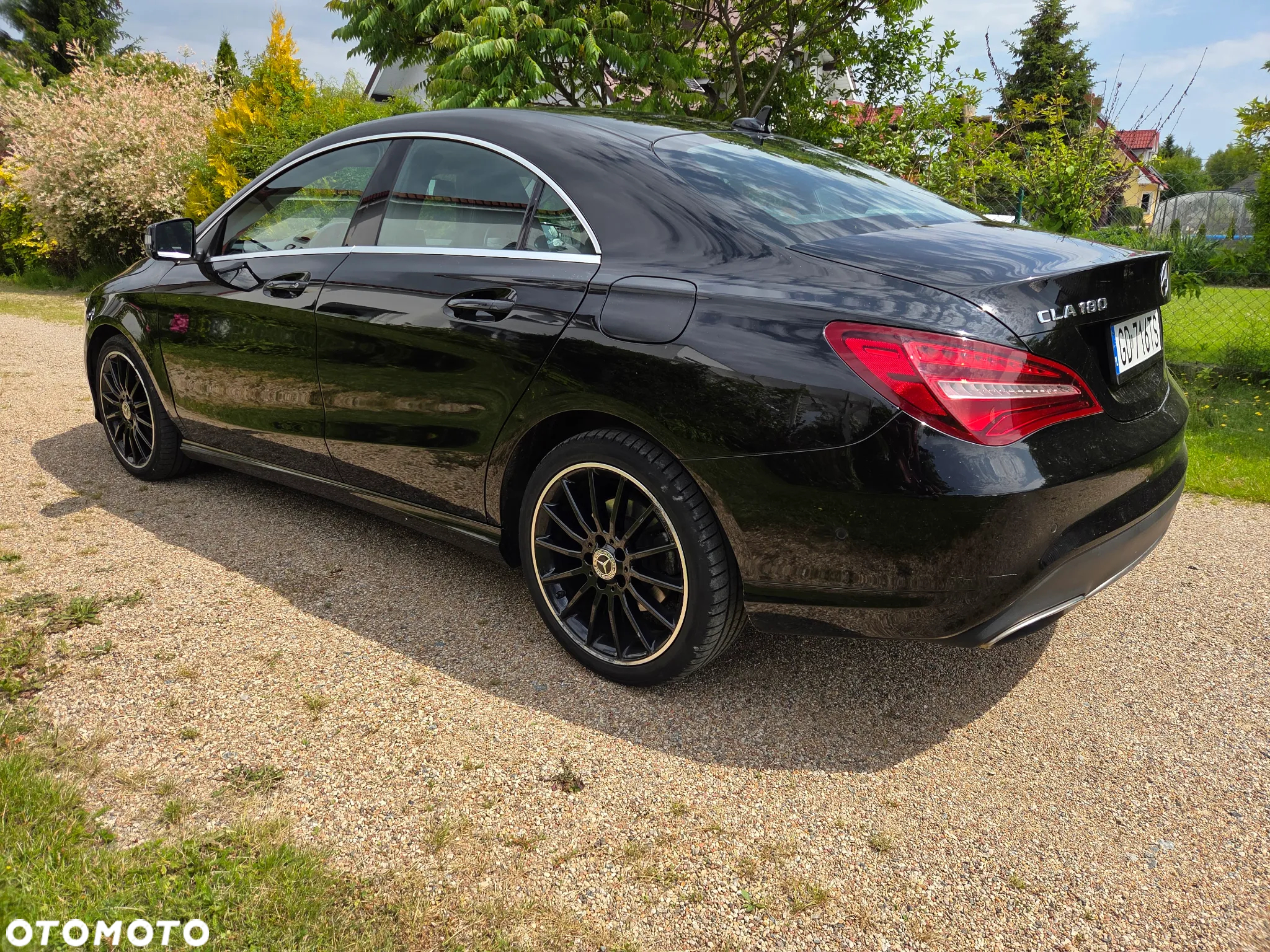 Mercedes-Benz CLA 180 7G-DCT Urban - 3