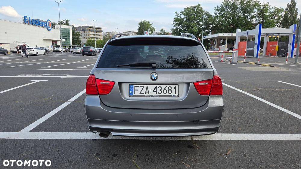 BMW Seria 3 318d - 5