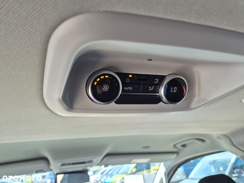 Volkswagen CARAVELLE - 14