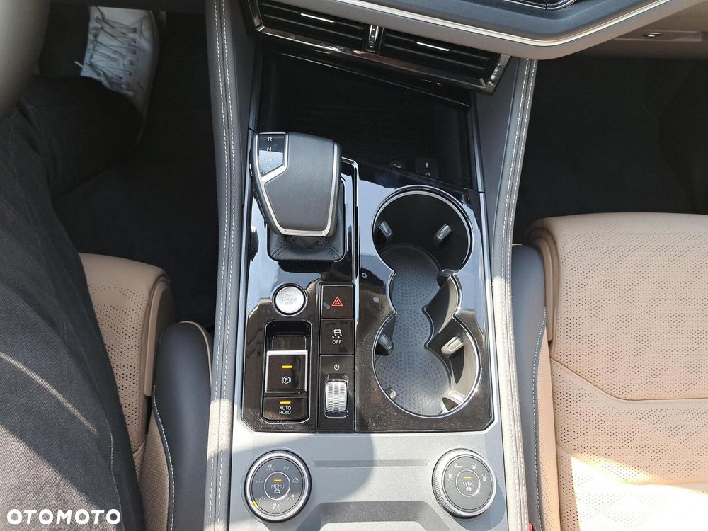 Volkswagen Touareg 3.0 V6 TDI 4Motion Elegance - 33