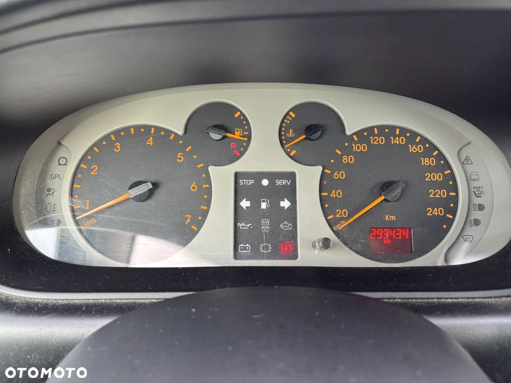 Renault Scenic 2.0 16V Dynamique - 7
