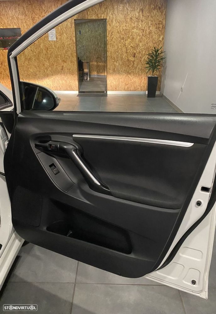 Toyota Verso 1.6 D-4D Exclusive - 25