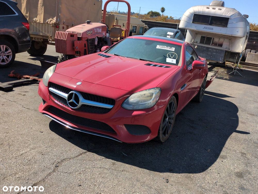 Mercedes-Benz SLC 300 9G-Tronic - 25