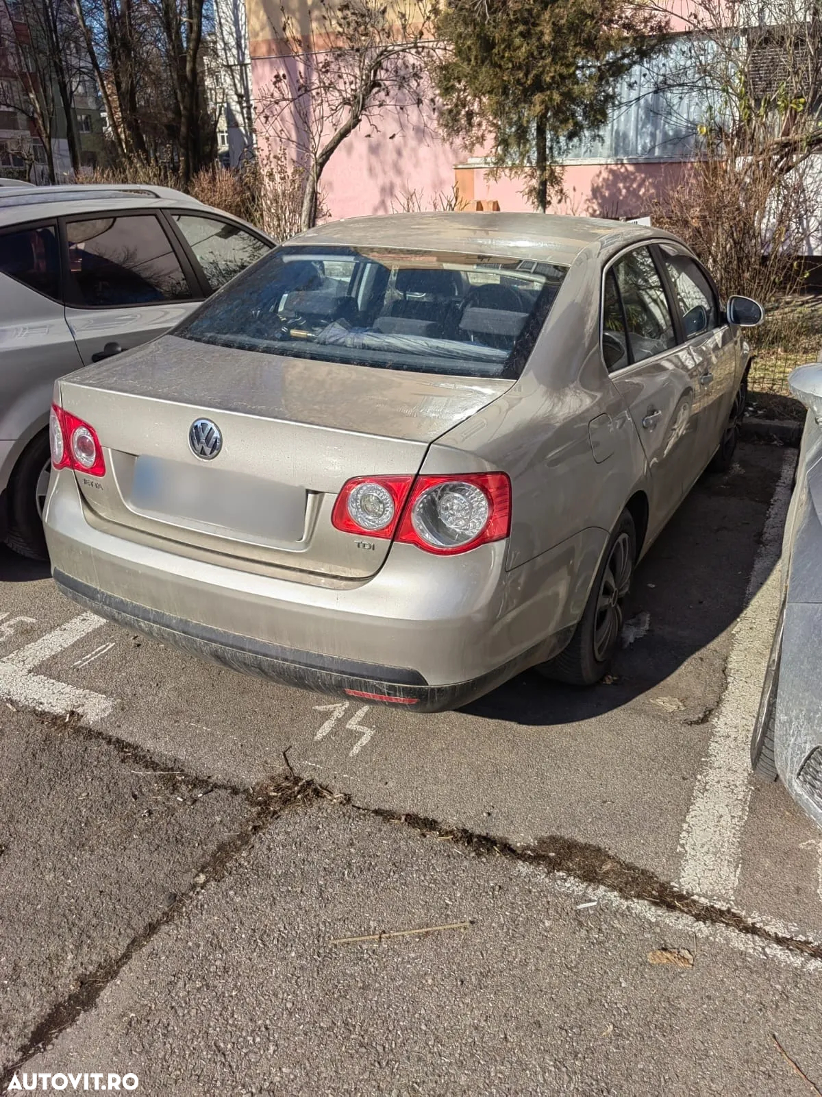 Volkswagen Jetta 1.9 TDI Comfortline - 4