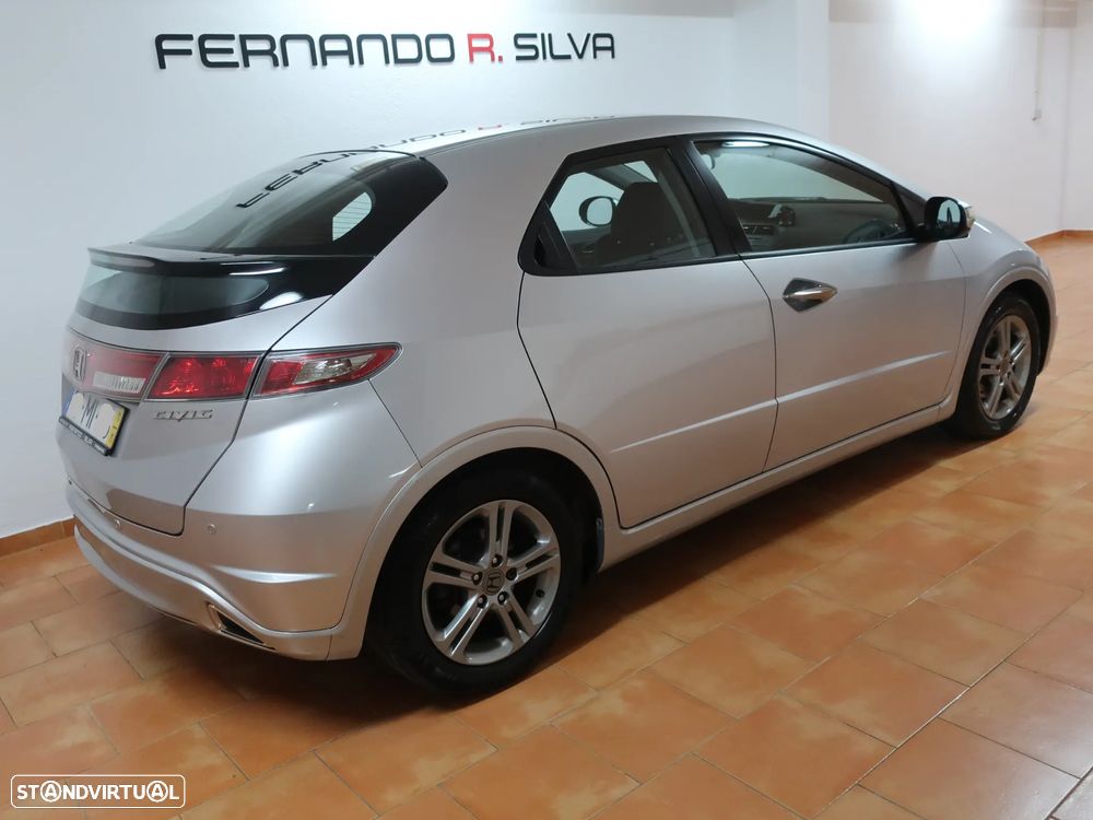 Honda Civic 1.4 i-VTEC Sport Edition - 9