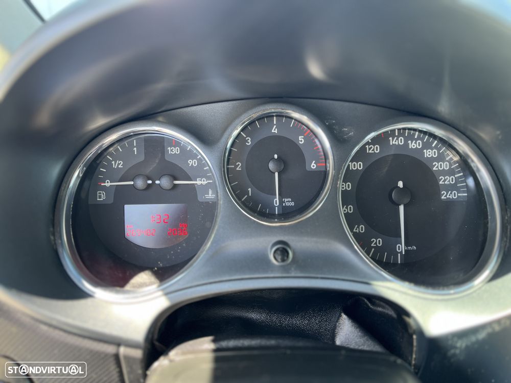 SEAT Leon 2.0 TDI DPF DSG FR - 15