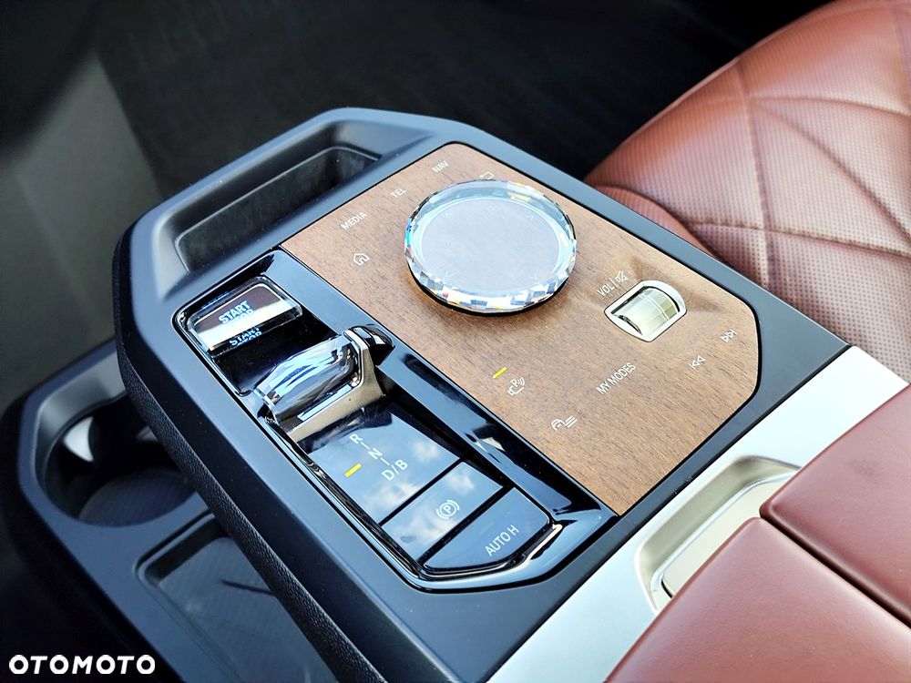 BMW iX xDrive40 76.6kWh - 19