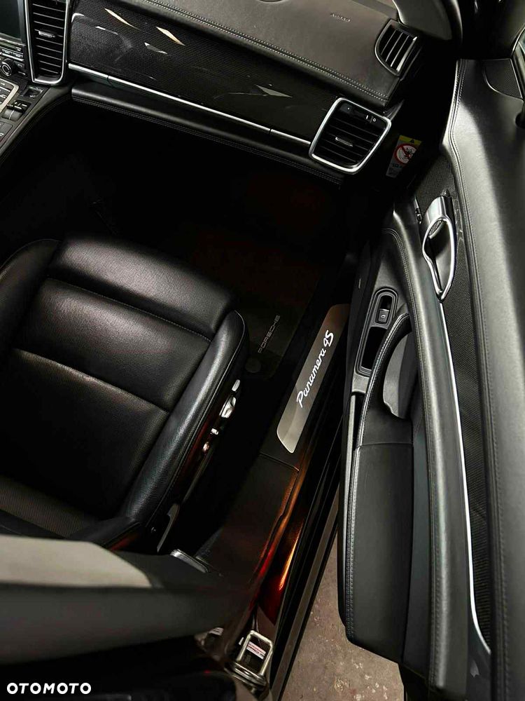 Porsche Panamera 4S - 14