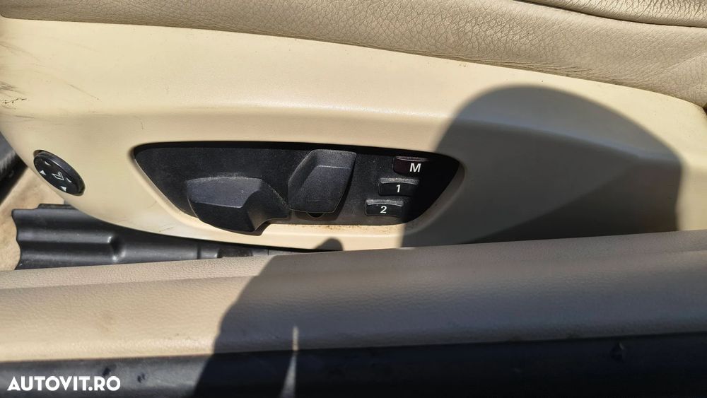 BMW Seria 3 320i Aut. - 21