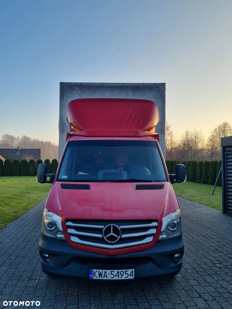 Mercedes-Benz Sprinter - 1