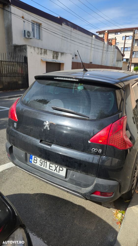 Peugeot 3008 Hybrid4 - 5