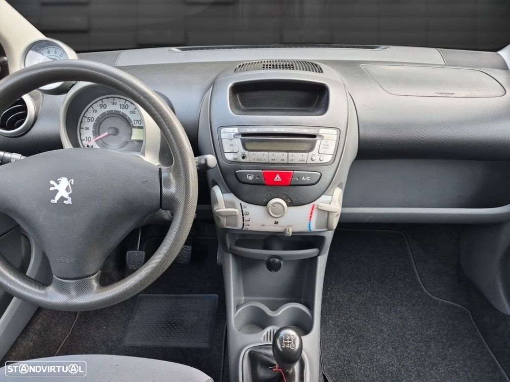 Peugeot 107 1.0 Urban - 11