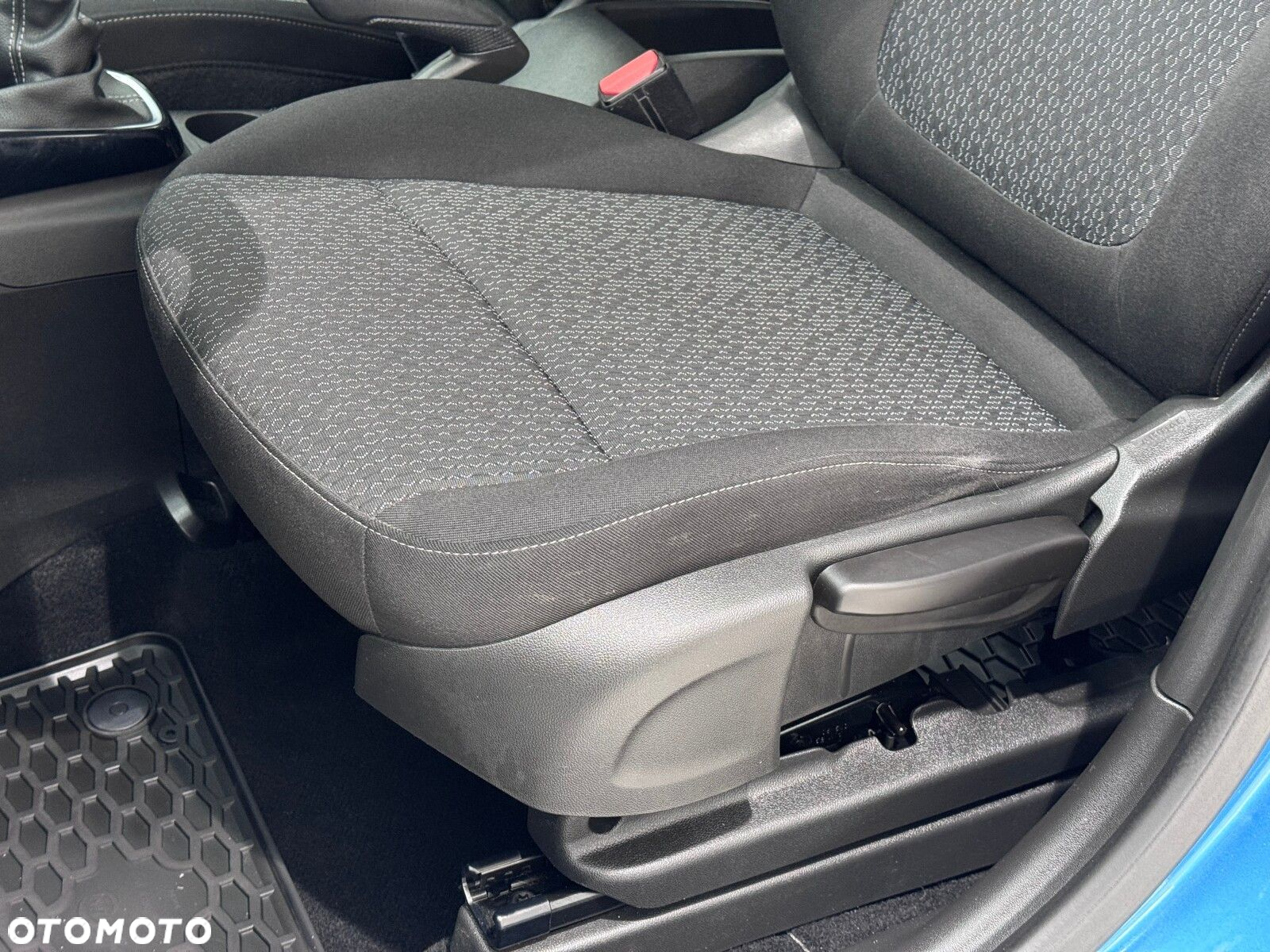 Opel Crossland X - 11
