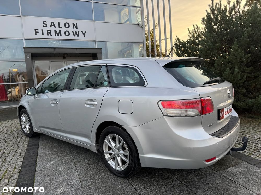 Toyota Avensis 1.8 Sol plus NAVI - 28