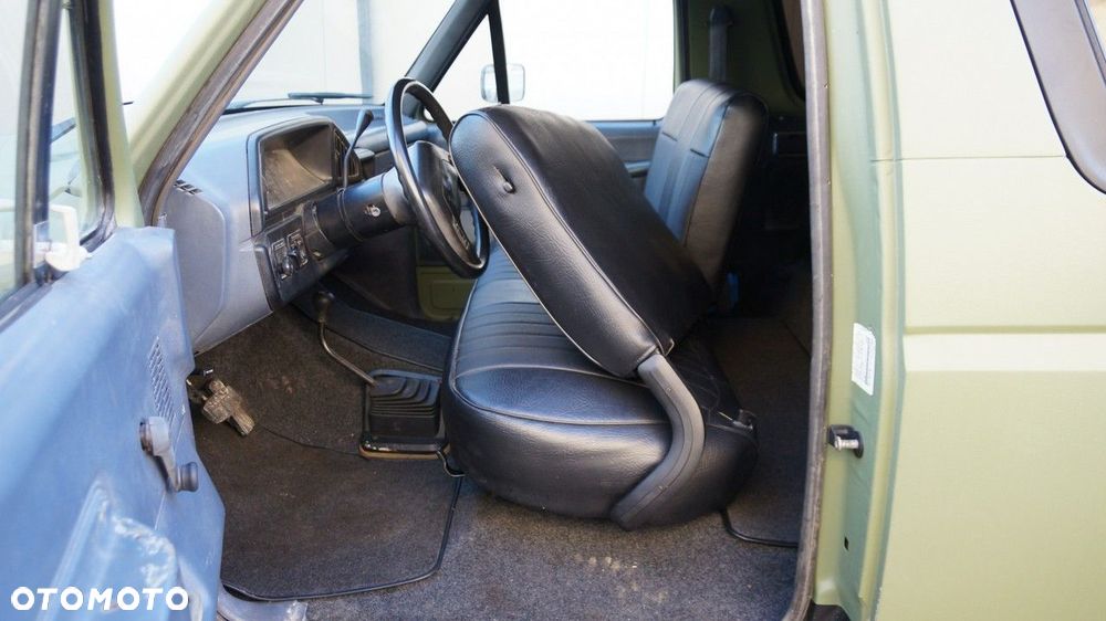 Ford Bronco - 13