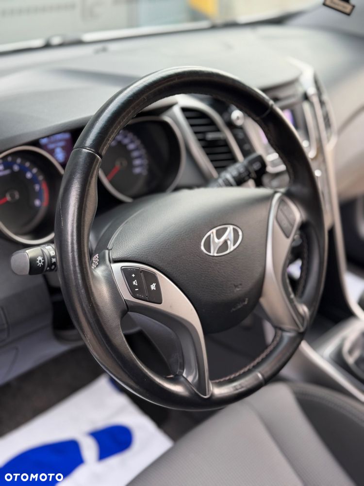 Hyundai i30 1.6 GDI Premium - 22