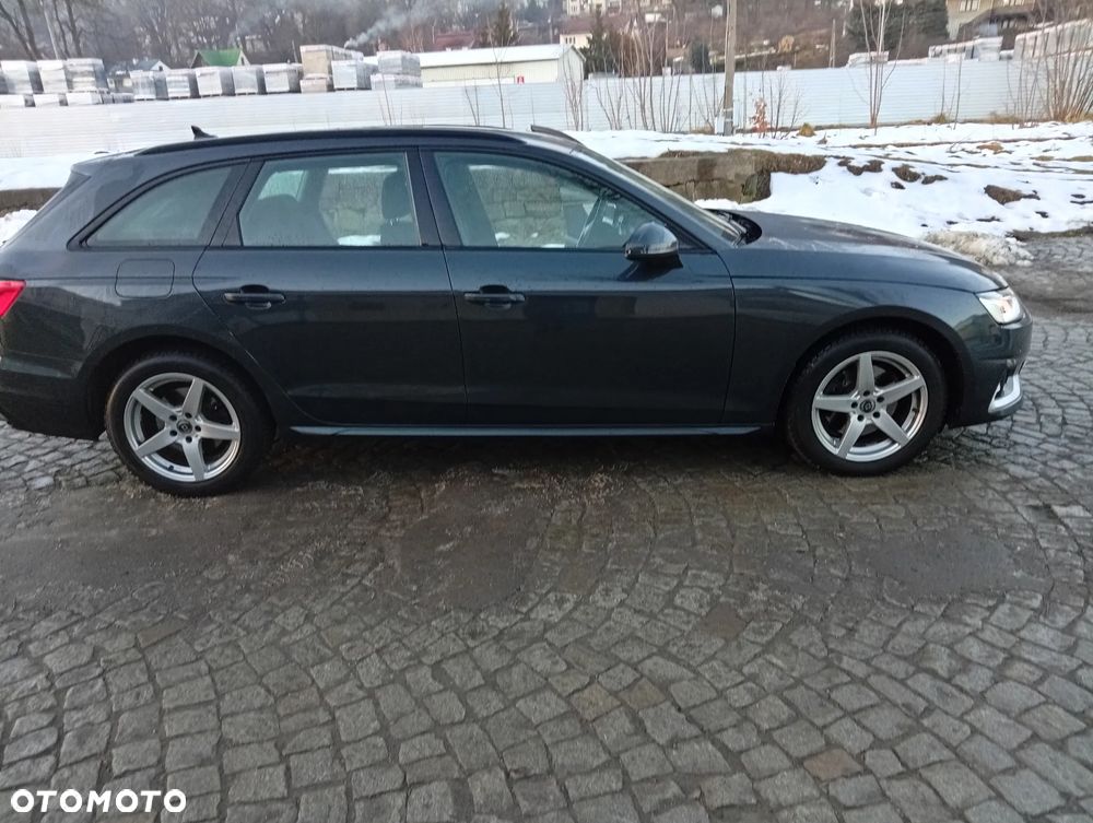 Audi A4 Avant 30 TDI S tronic - 2