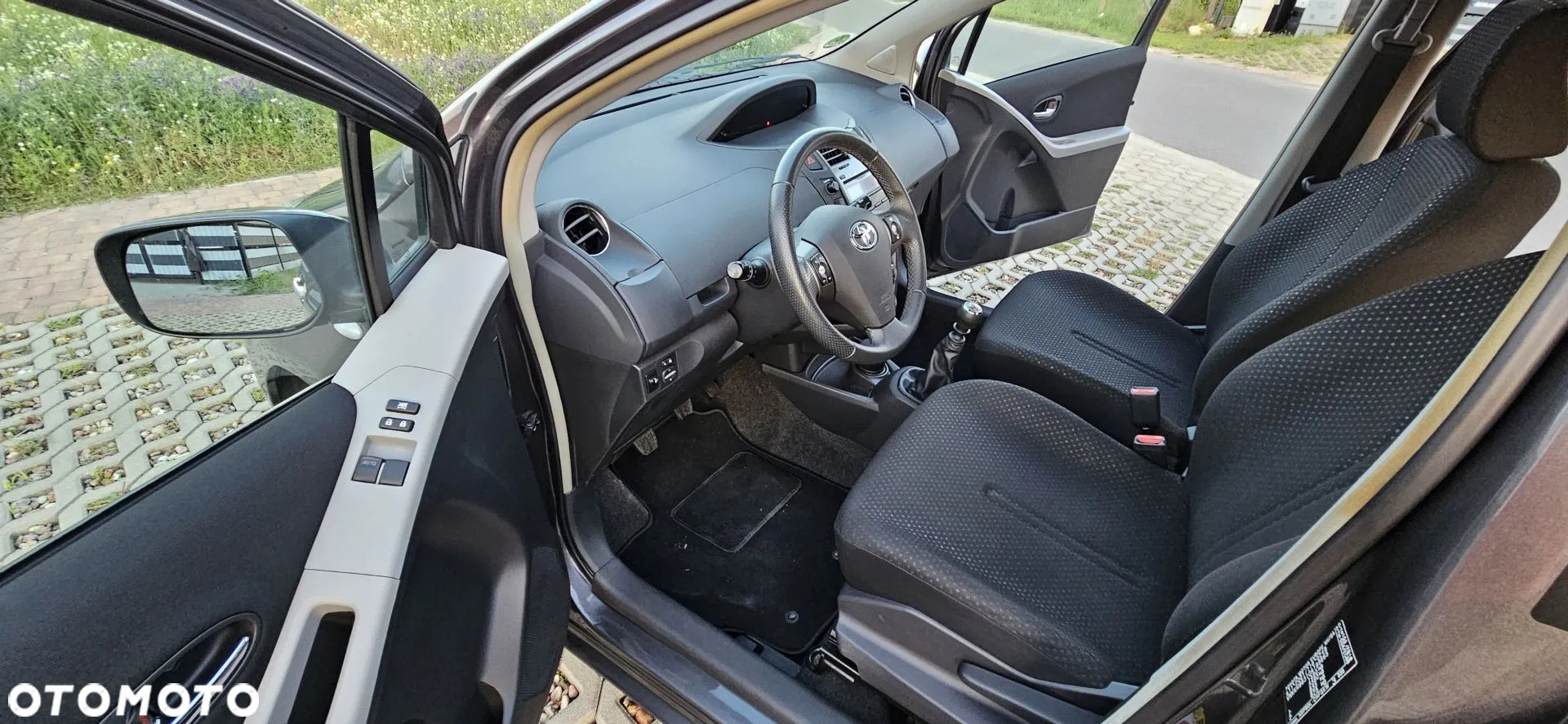 Toyota Yaris 1.33 Dynamic - 10
