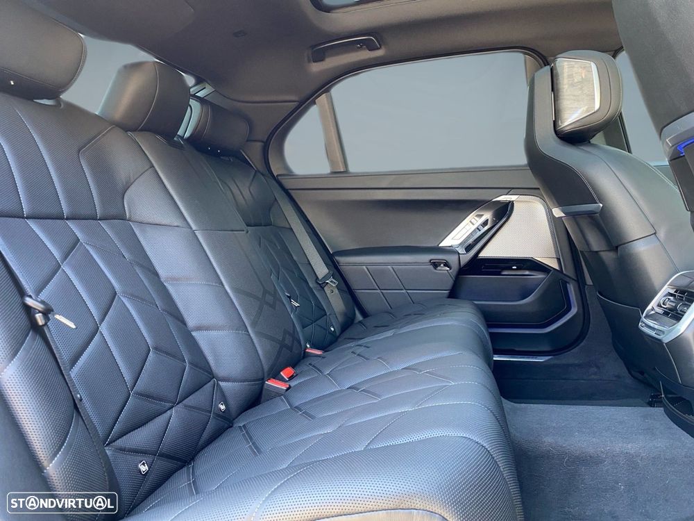 BMW i7 eDrive50 Pack Desportivo M Pro — fotografia 27