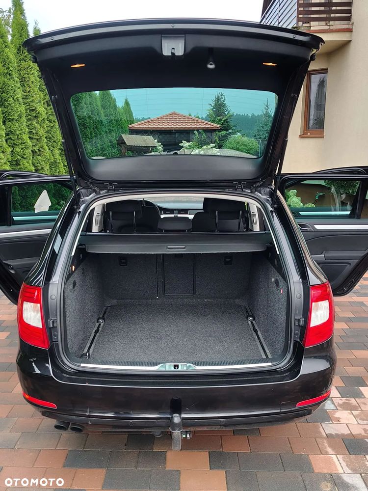 Skoda Superb Combi 2.0 TDI Elegance - 4