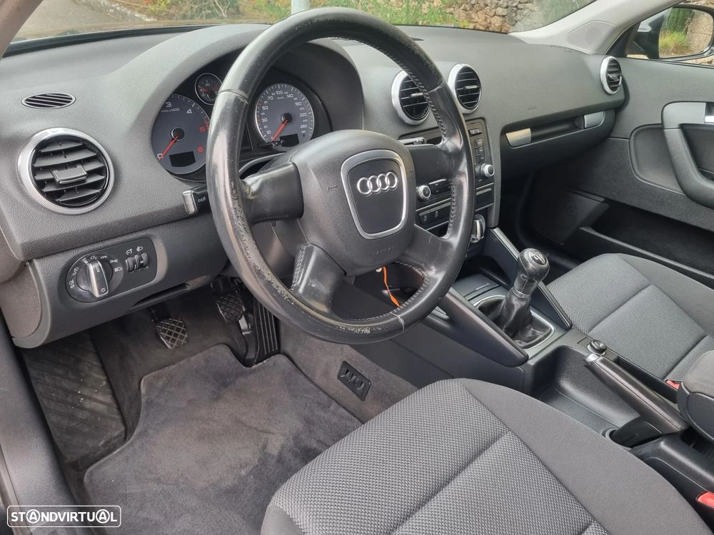 Audi A3 Sportback 1.6 TDI Attraction Business Line - 8